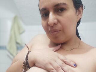 naughty camgirl masturbating with vibrator IbannaBely