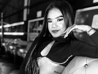 camgirl showing tits IsabellaHernande