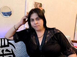 camgirl masturbating with dildo IsabelleNor