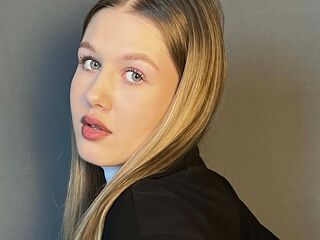 naked webcam girl photo JoycelynDoctor