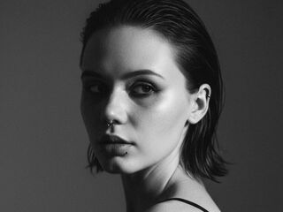 naked camgirl picture JudithSterett