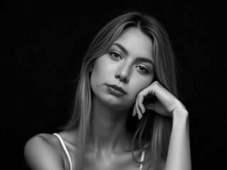naked camgirl masturbating JulianaTase