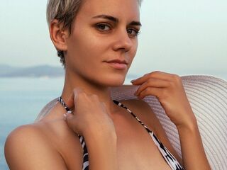 camwhore masturbating with sextoy JuliyaMoon