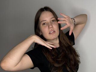 cam girl playing with vibrator KasandraVewer
