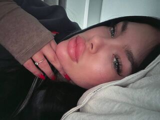 camwhore masturbating with sextoy KaterinaMonroe