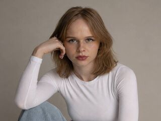 girl KayleenElms
