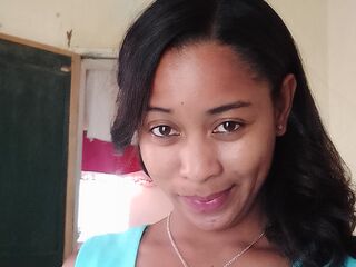 masturbating webcam girl LaylahMorgane