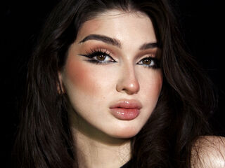 girl chatroom LeilaMyers