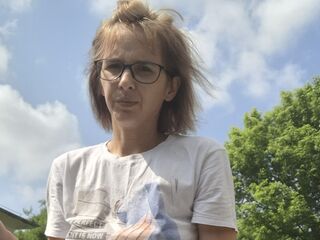 camgirl masturbating with sex toy LettyGeo