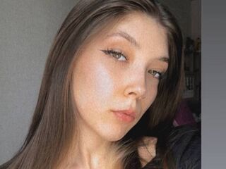 hot cam girl masturbating with vibrator LienFlanders