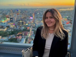 fingering camwhore LilyBel