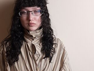 nude gamgirl LonnieMackaman