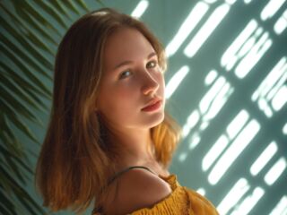 free online chat LucettaHarder