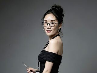 live cam girl LunaChen