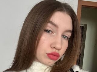 camgirl masturbating with vibrator LunaMee