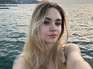 fingering cam whore LunaMillie