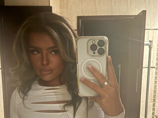 chat room webcam photo MaisieSmithx