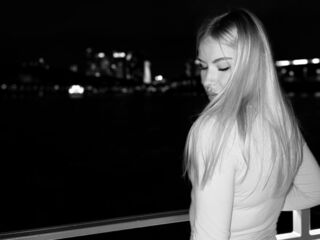 fingering cam girl MariBrandel