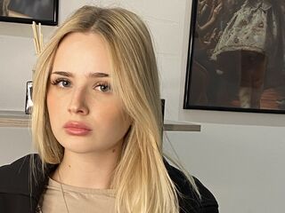 adult hardcore cam MarnieRhyner