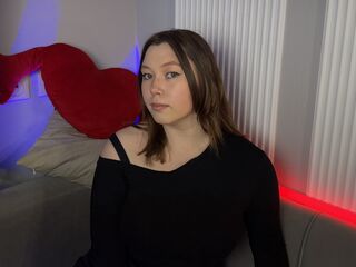hot cam girl masturbating with dildo MaryDurham