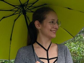 cam girl playing with vibrator MayDavidge