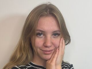 cam girl masturbating with vibrator MelanyJarvi