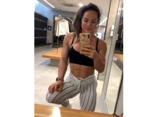 shaved pussy webcam MiaRomana