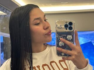camgirl playing with vibrator MiaThomp