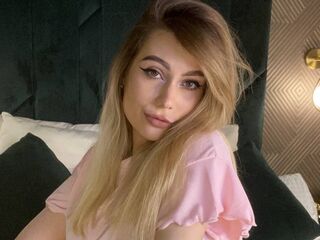 camwhore masturbating MicheleMary