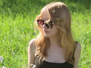 nude webcamgirl picture MirianTippett