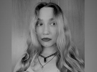 kinky webcam model MonikaGreens
