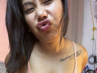 girl chat room NikkySoliman