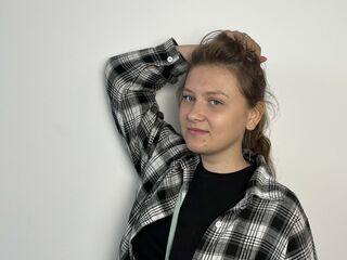 camgirl shaving pussy PaulinaFemrite