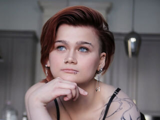 live cam show PeachAveline