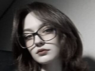 camgirl masturbating with sex toy RaguelBrunderman