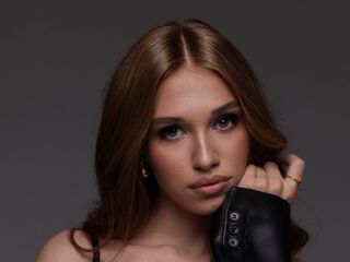 camgirl fingering shaved pussy RanaeEtherington