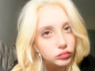 shaved pussy webcam RubiAntonakos