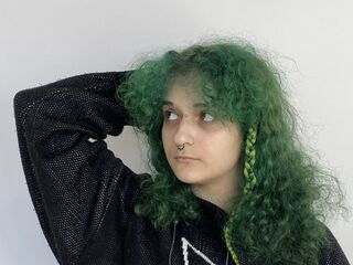 naked camgirl masturbating with vibrator SamellaMagowan