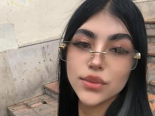 hot video chat SaraHearth