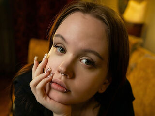 girl showing tits SarandaRyan