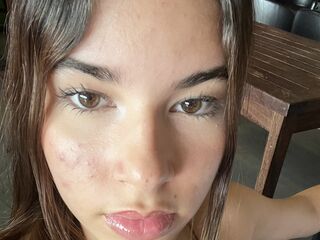girl cam free SariLane