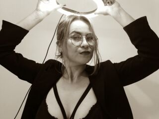 webcam bitch chatroom ScarletHanistom