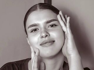 girl topless StephaniRoger