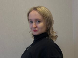 hot cam whore SuzannKernes