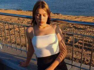 naked webcam girl video SuziBarringer