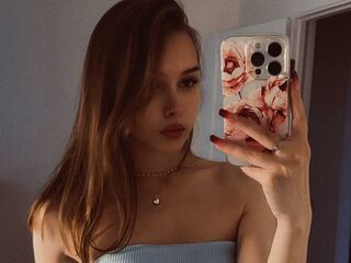nude webcam girl TarenLeonetti