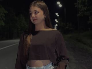 Kinky webcam girl TommyeRoyea