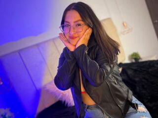 free webcam chat room ValeriaMontclair